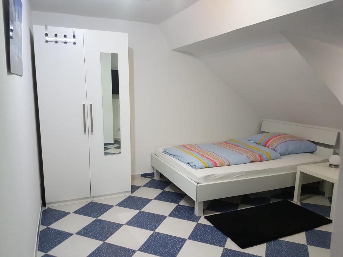 Ruhige Ferienwohnung Karlsruhe: Ideal für Monteure und Geschäftsreisende Exterior photo