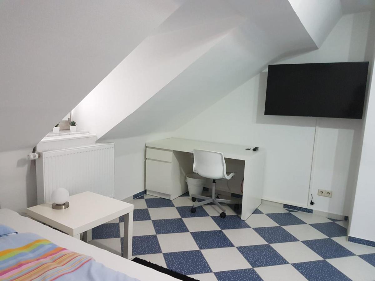 Ruhige Ferienwohnung Karlsruhe: Ideal für Monteure und Geschäftsreisende Exterior photo